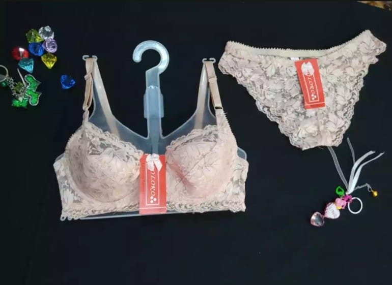 Bra panty lace set