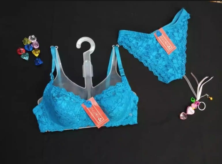 Bra panty lace set