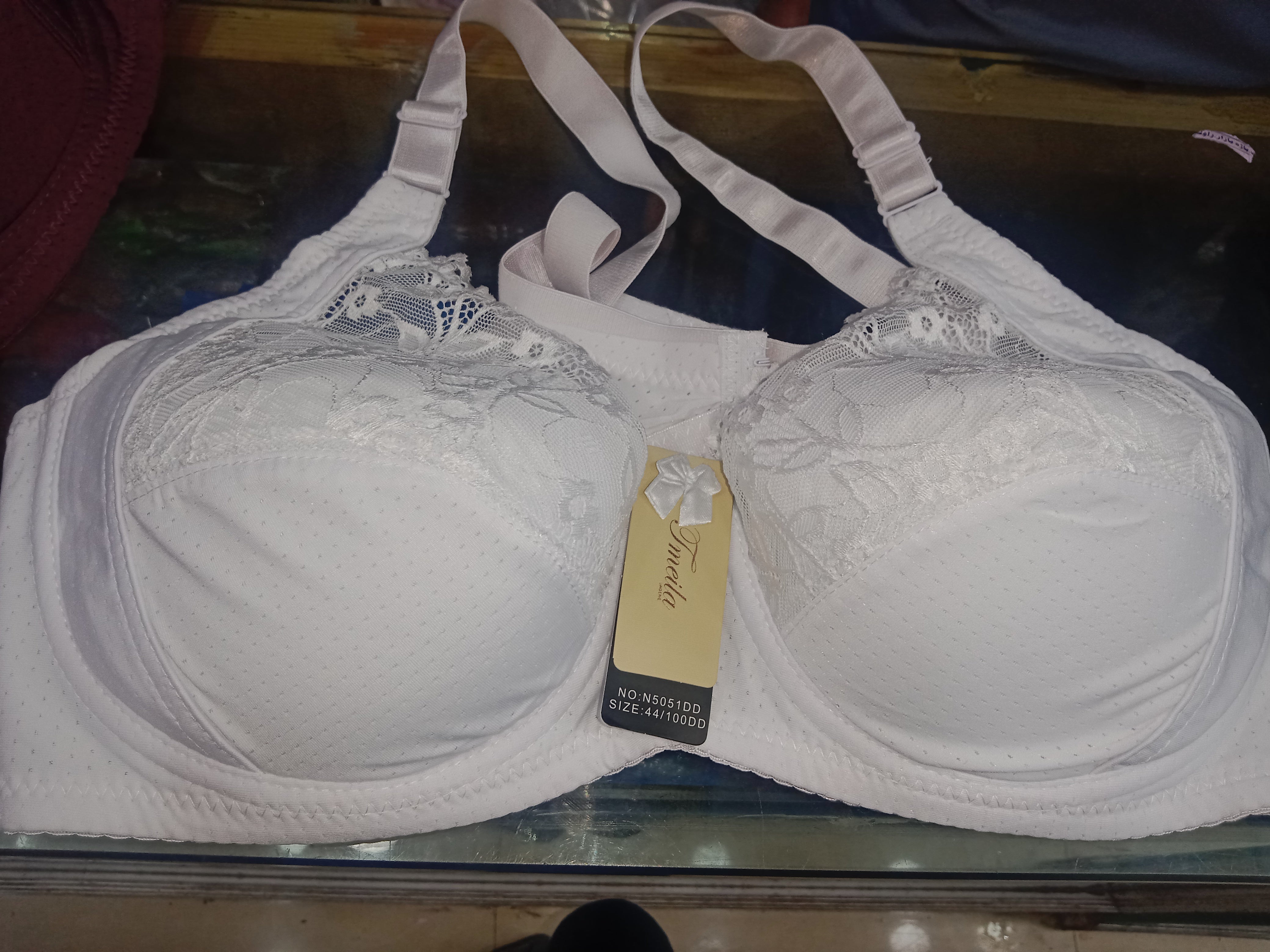 Plus size light padded underwire bra